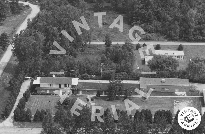 Shay Lake Motel (Cybs Hideaway Lounge) - 1995 (newer photo)